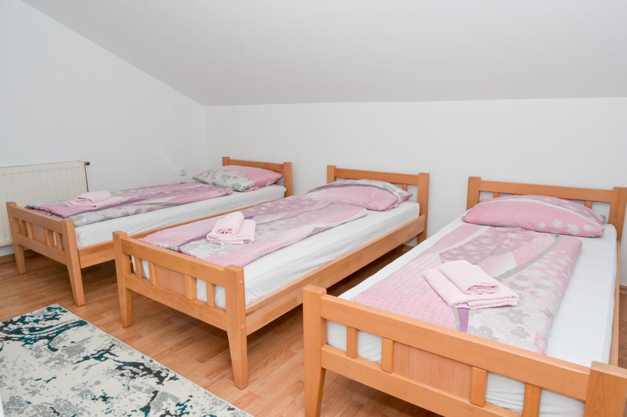 Apartments Dora ヤイツェ エクステリア 写真